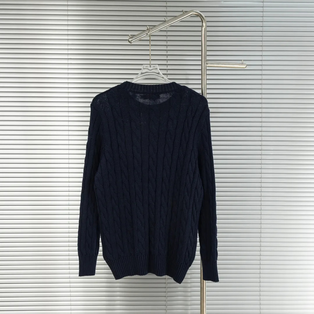 P280 top version (different currencies). You can scan the code to enter the official website. Style: Ralph Lauren POLO Ralph Lauren small label embroidered knitted old money style long-sleeved sweater. Color: Picture color. Size: S-XL. Fabric: pure cotton. Accessories: full set of customized accessories. No gender distinction. Same style for men and women.